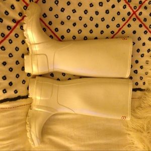 SOLD!! Hunter boots size 6 eu 37 pearl white